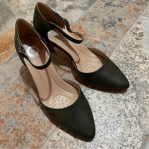 👠Deep Olive Green Ankle Strap  Pumps. - Picture 6 of 13